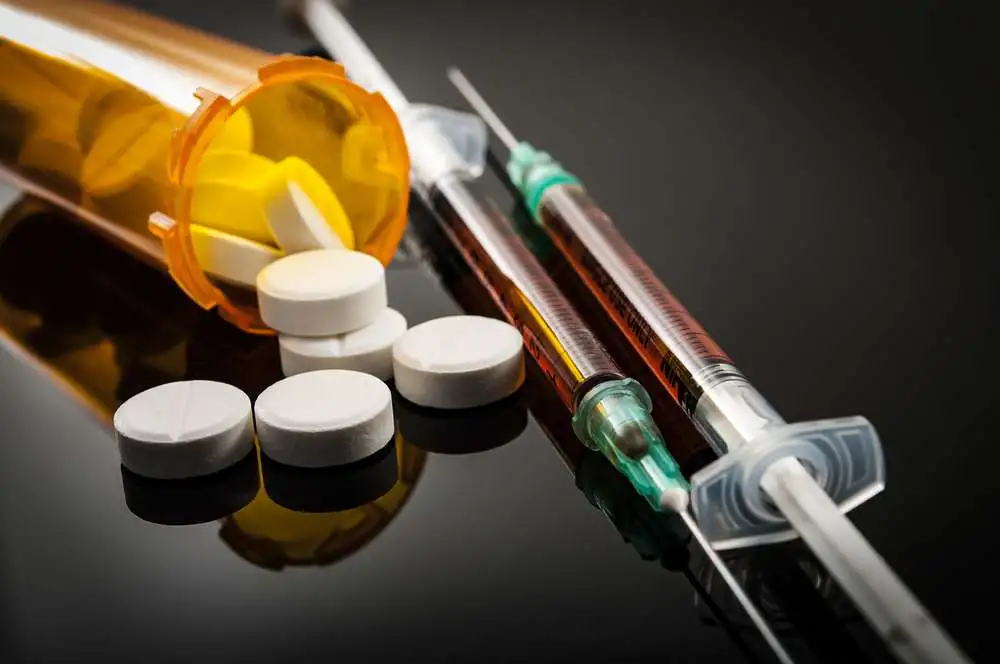 Терапия наркотическими обезболивающими повышает риск травм у пожилых пациентов